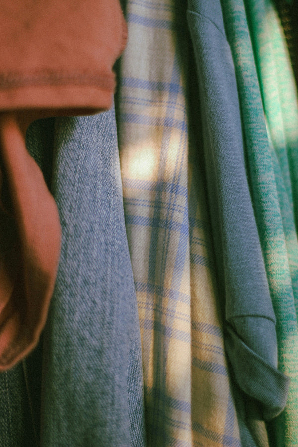 How to Keep Your Clothes Smelling Fresh In Drawers & Closets